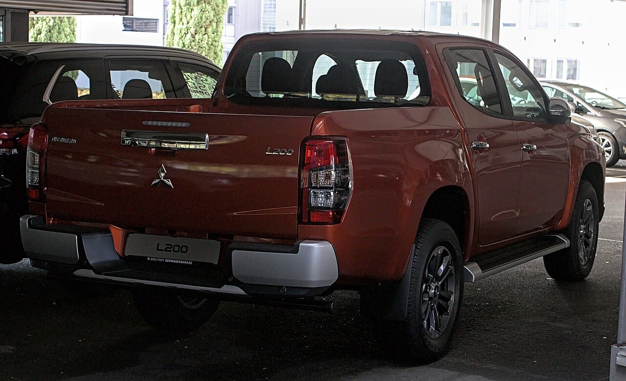 Mitsubishi L200 2.4 DI-D GL 4x4 2023