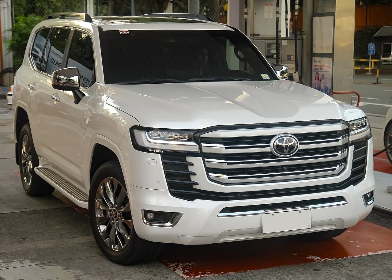 Toyota Land Cruiser 300 GX-R 2022